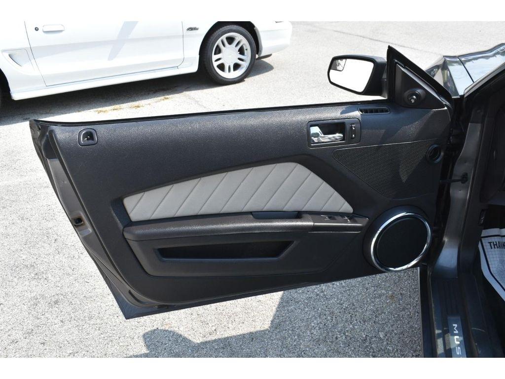 Ford Mustang V6 Premium Convertible 2014