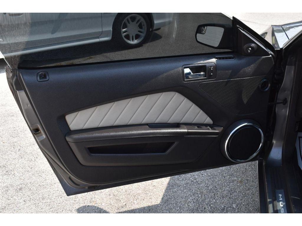 Ford Mustang V6 Premium Convertible 2014
