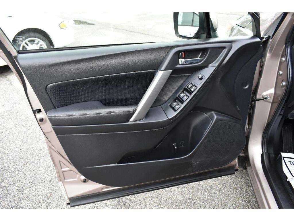 Subaru Forester 2.5i Limited 2015
