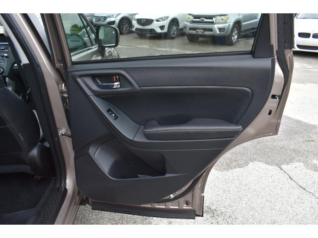 Subaru Forester 2.5i Limited 2015