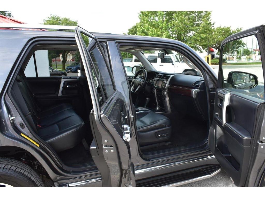 Toyota 4Runner Limited 4WD V6 2016
