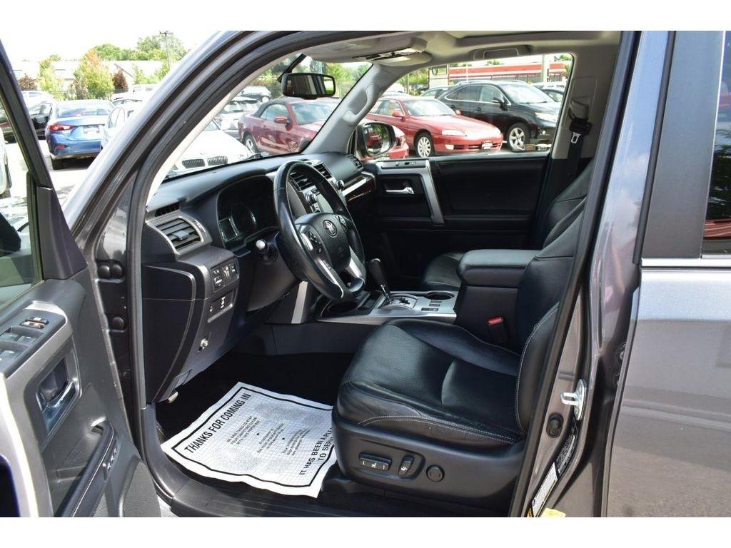 Toyota 4Runner Limited 4WD V6 2016