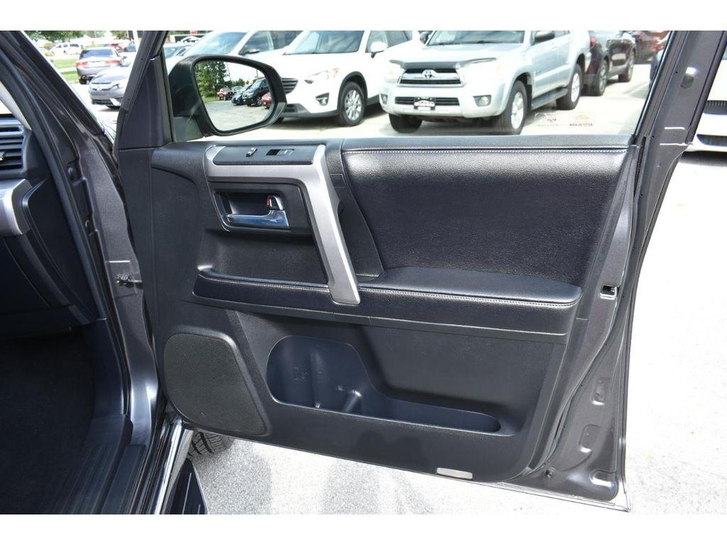 Toyota 4Runner Limited 4WD V6 2016