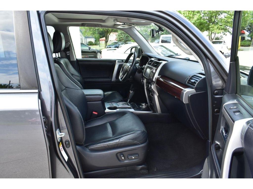 Toyota 4Runner Limited 4WD V6 2016