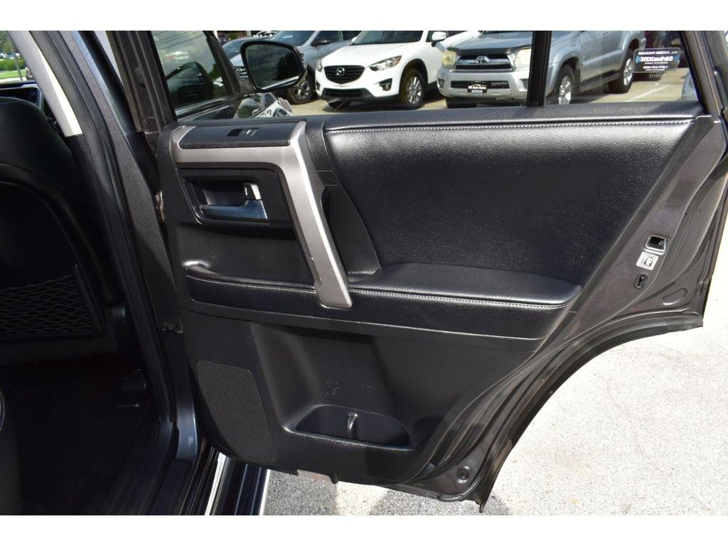 Toyota 4Runner Limited 4WD V6 2016