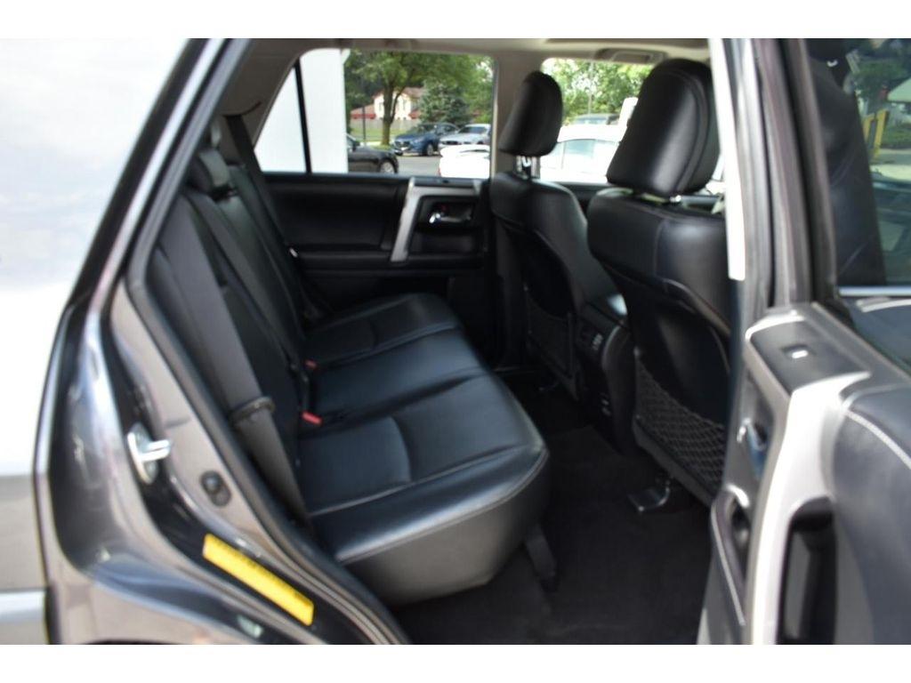 Toyota 4Runner Limited 4WD V6 2016