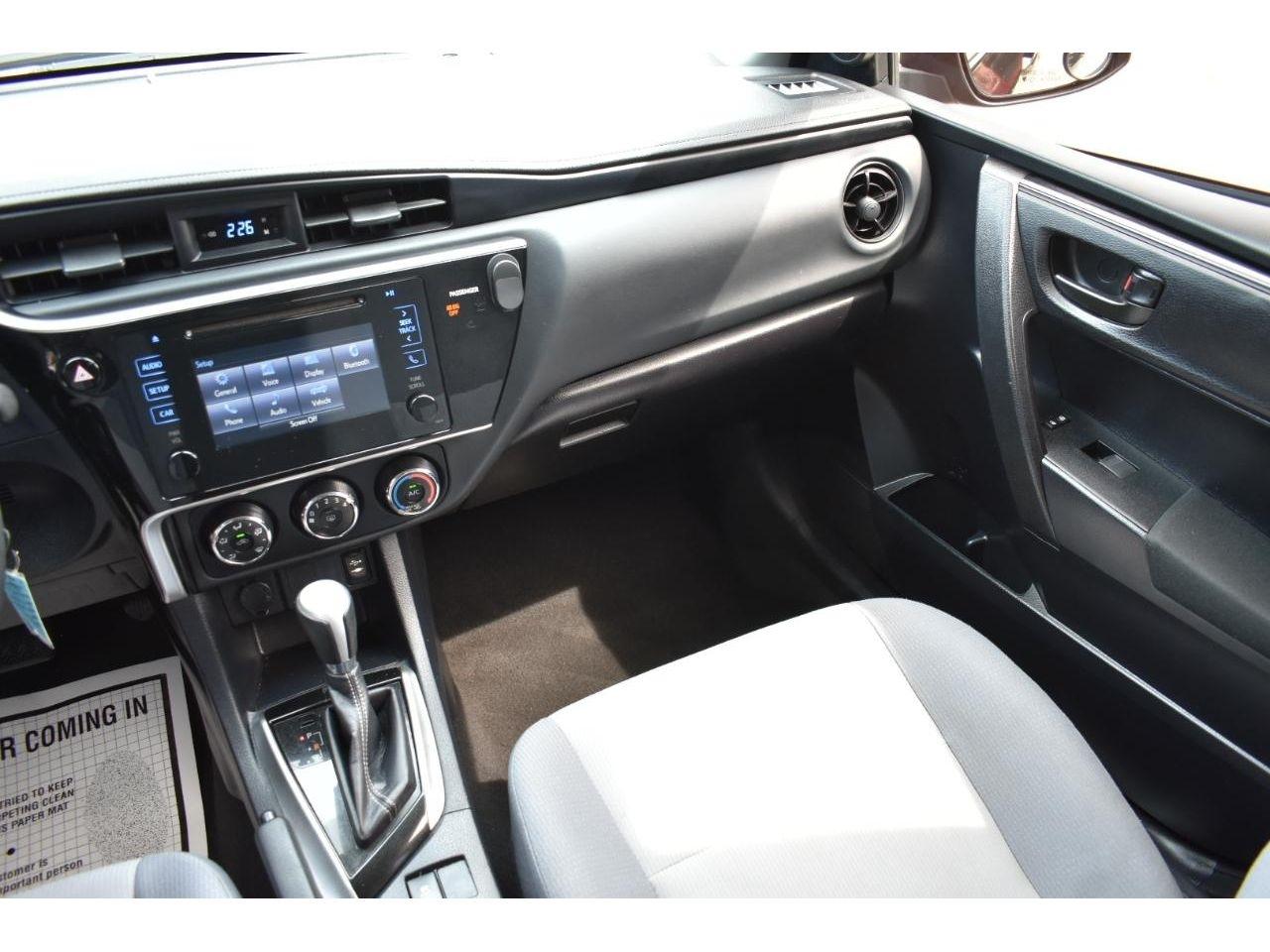 Toyota Corolla L CVT 2017