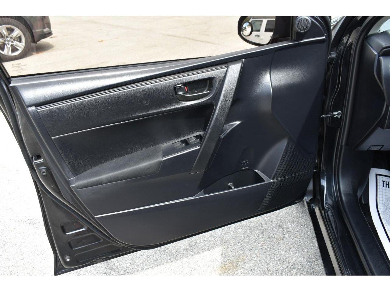 Toyota Corolla L CVT 2017
