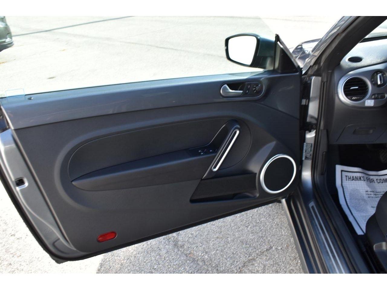 Volkswagen Beetle TDI Convertible 6A 2013