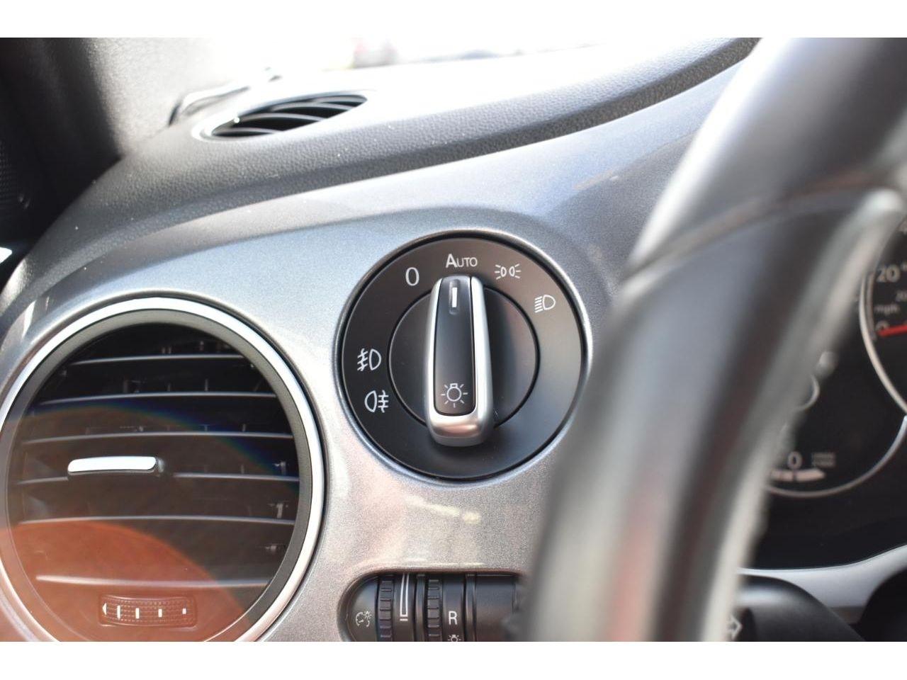 Volkswagen Beetle TDI Convertible 6A 2013