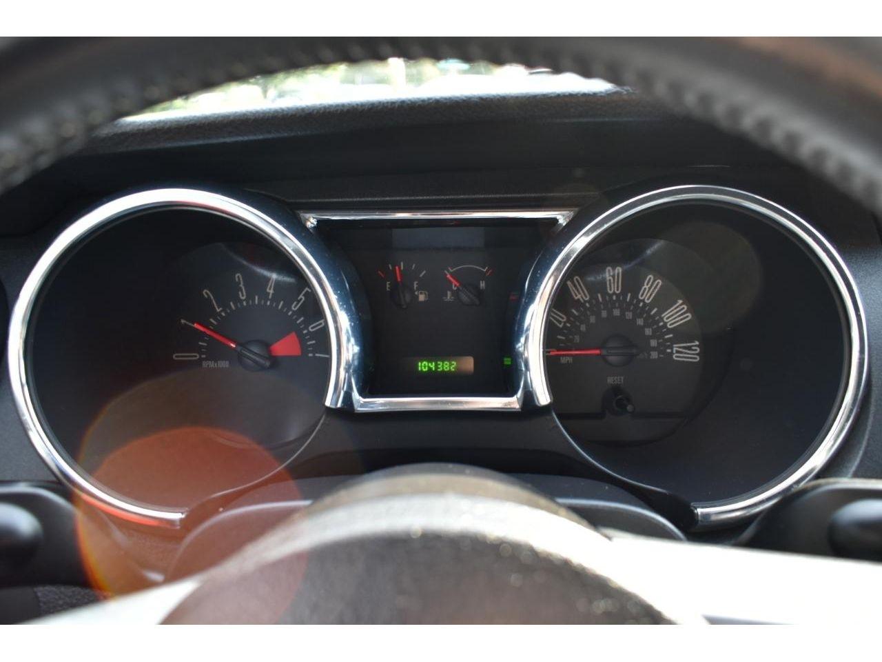 Ford Mustang V6 Deluxe Coupe 2007