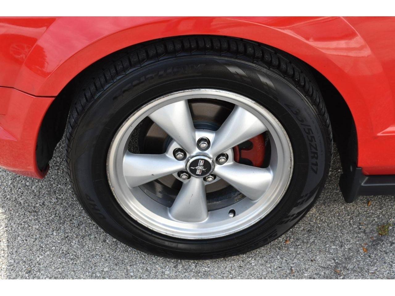 Ford Mustang V6 Deluxe Coupe 2007