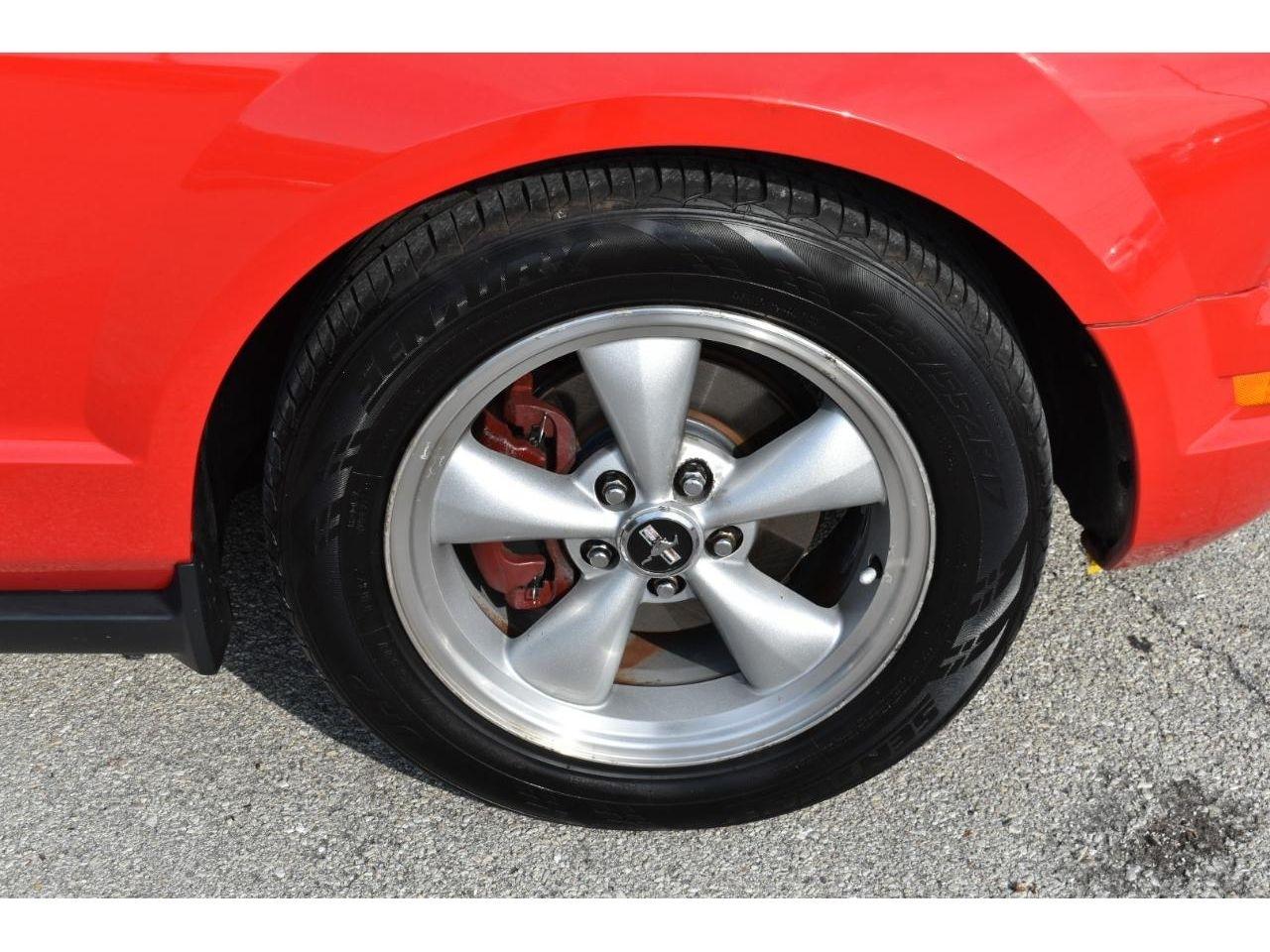 Ford Mustang V6 Deluxe Coupe 2007