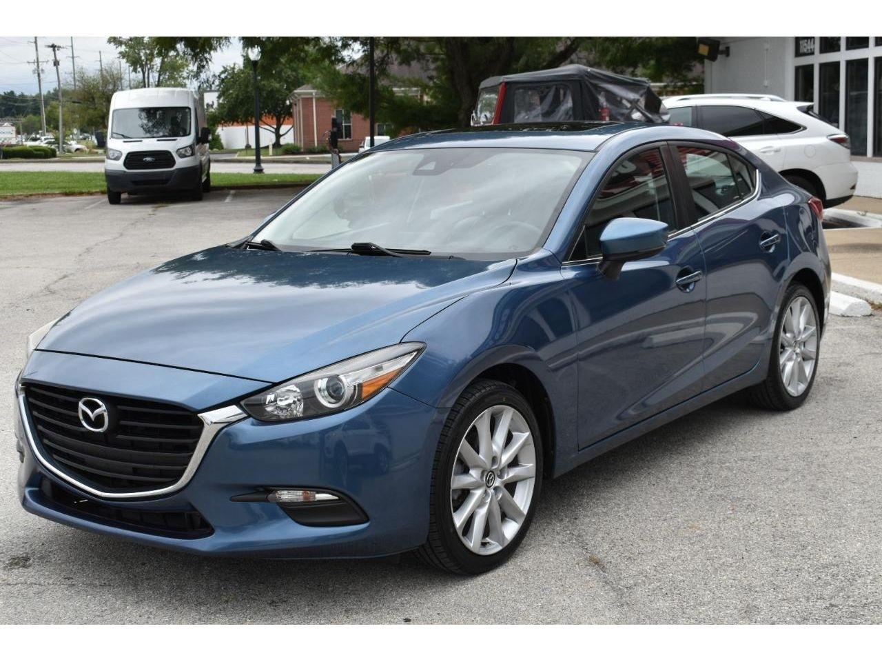Mazda MAZDA3 i Touring MT 4-Door 2017