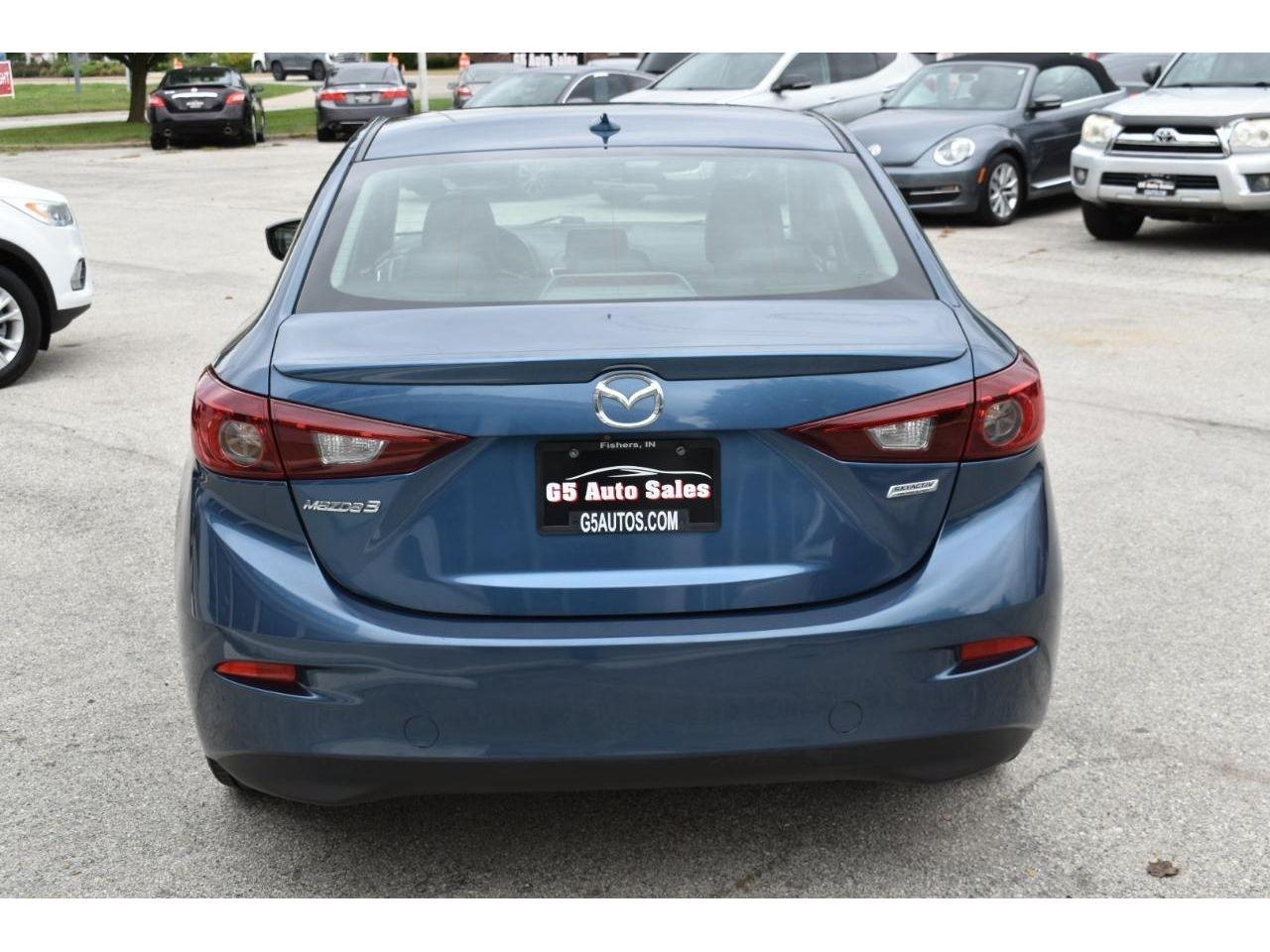 Mazda MAZDA3 i Touring MT 4-Door 2017