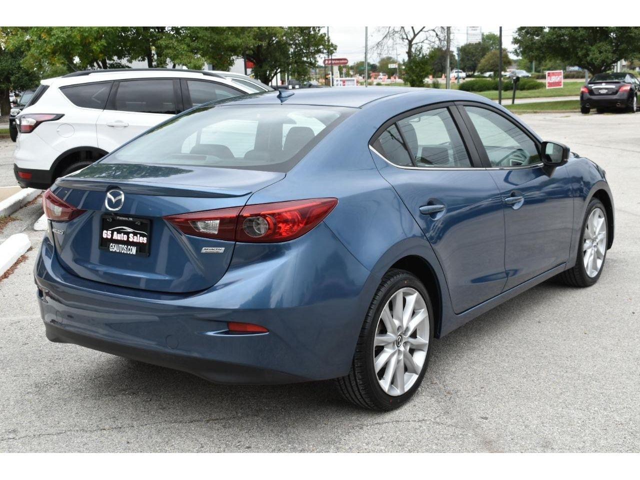 Mazda MAZDA3 i Touring MT 4-Door 2017