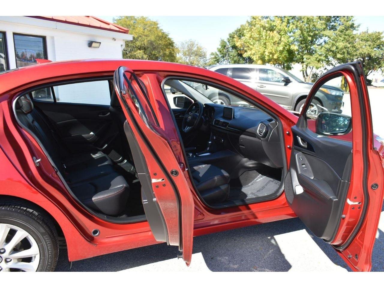 Mazda MAZDA3 I Grand Touring AT 4-Door 2015