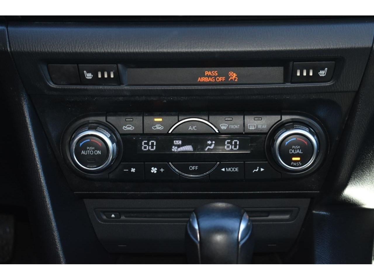 Mazda MAZDA3 I Grand Touring AT 4-Door 2015