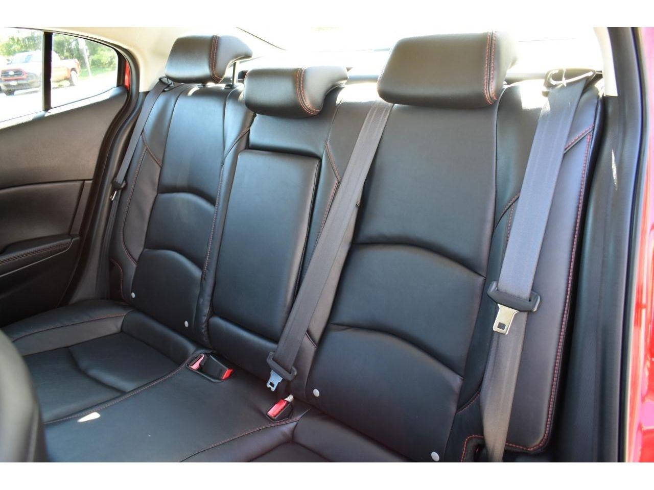 Mazda MAZDA3 I Grand Touring AT 4-Door 2015