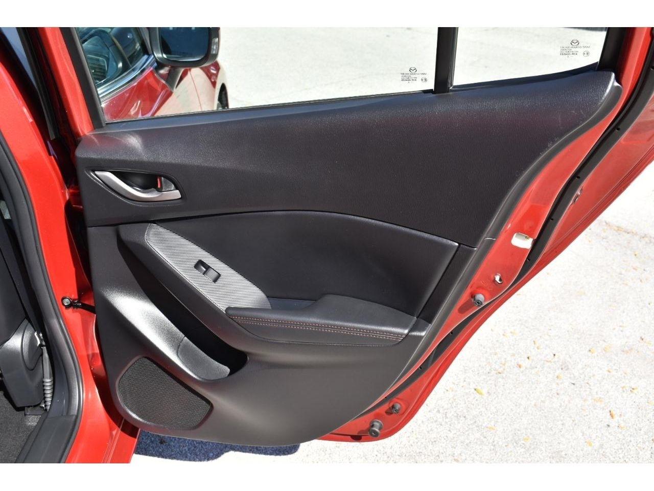 Mazda MAZDA3 I Grand Touring AT 4-Door 2015