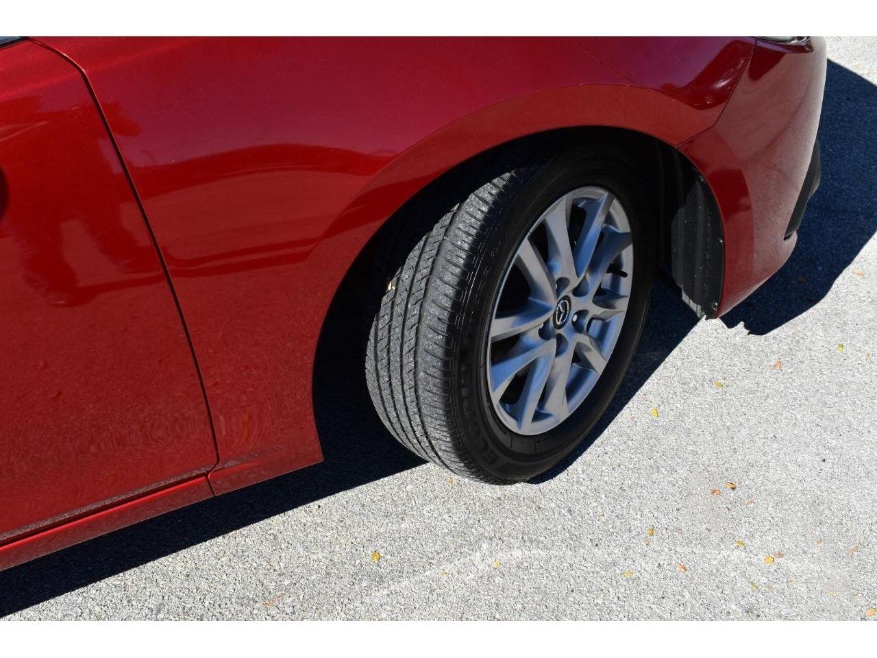 Mazda MAZDA3 I Grand Touring AT 4-Door 2015