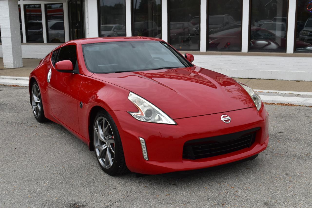 Nissan Z 370Z Coupe Sport Tech 6MT 2015