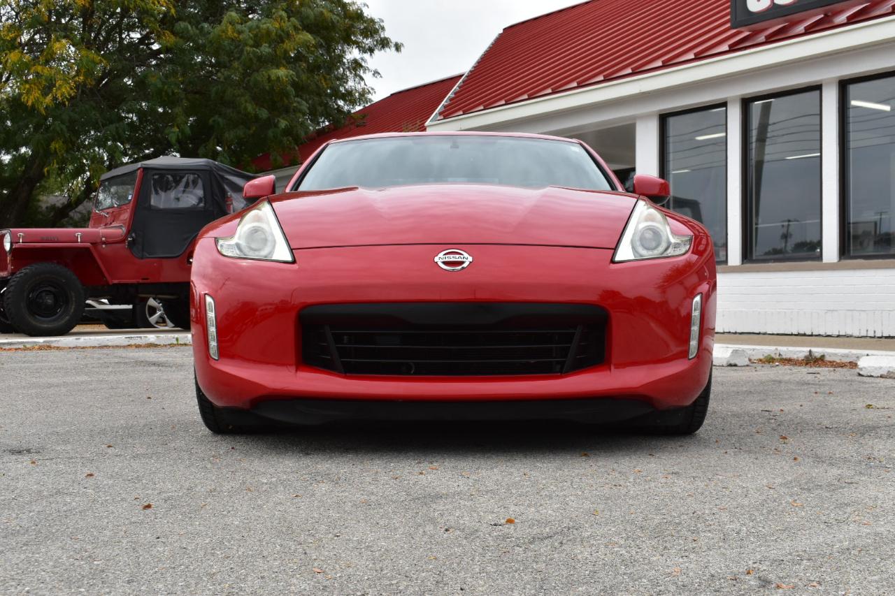 Nissan Z 370Z Coupe Sport Tech 6MT 2015