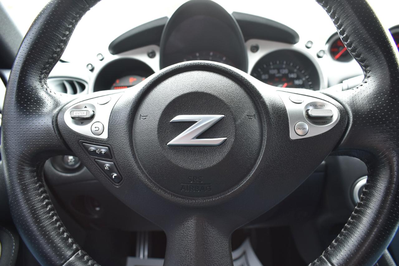 Nissan Z 370Z Coupe Sport Tech 6MT 2015