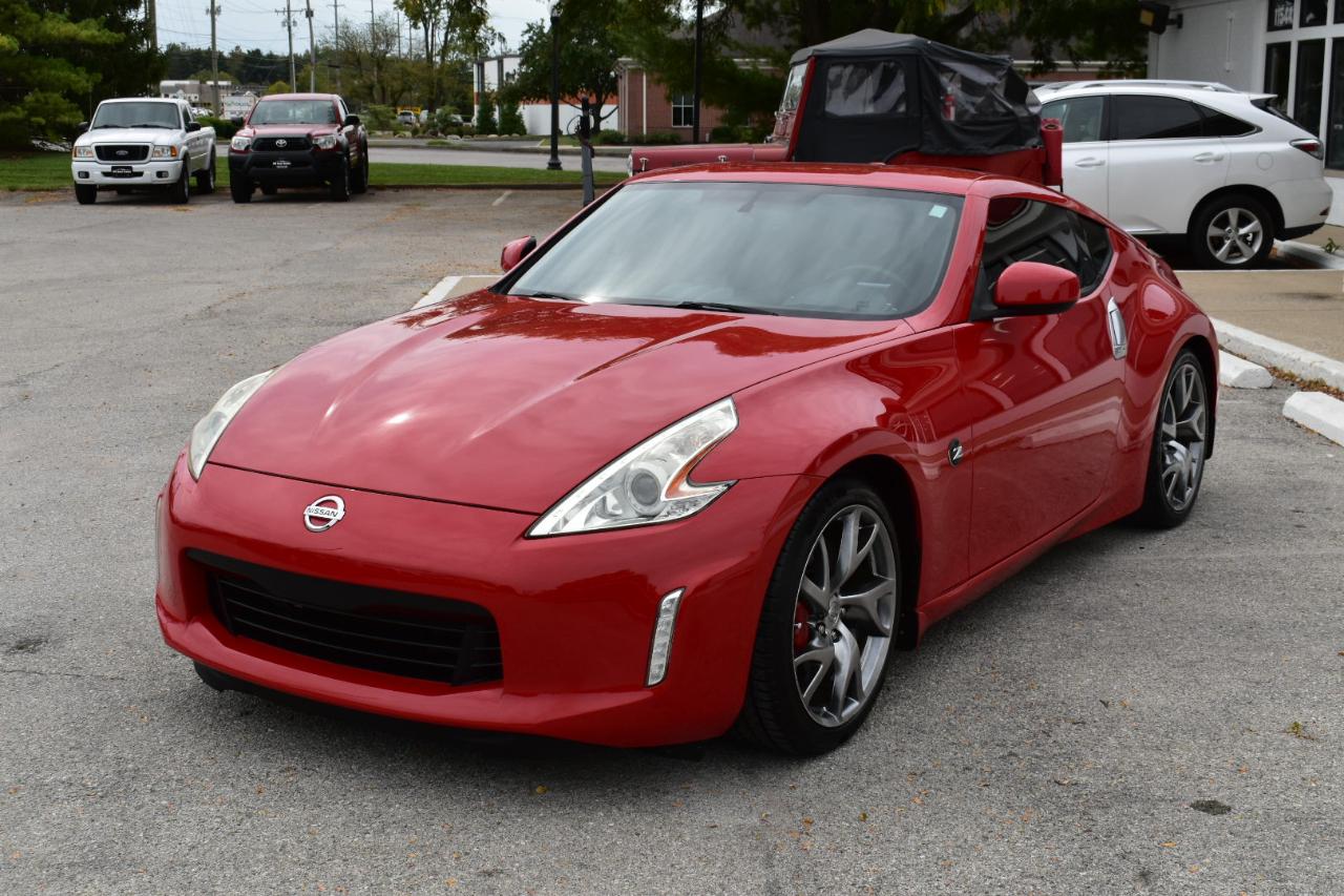 Nissan Z 370Z Coupe Sport Tech 6MT 2015