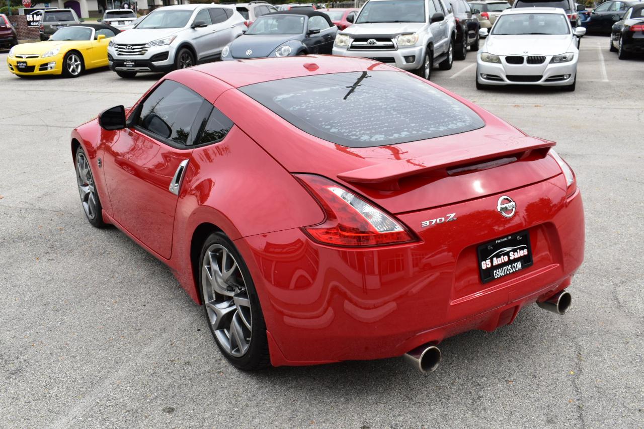 Nissan Z 370Z Coupe Sport Tech 6MT 2015