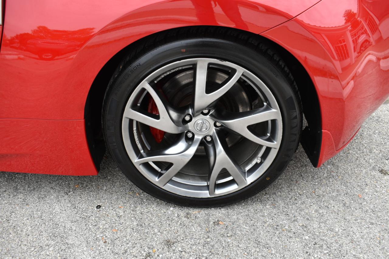 Nissan Z 370Z Coupe Sport Tech 6MT 2015