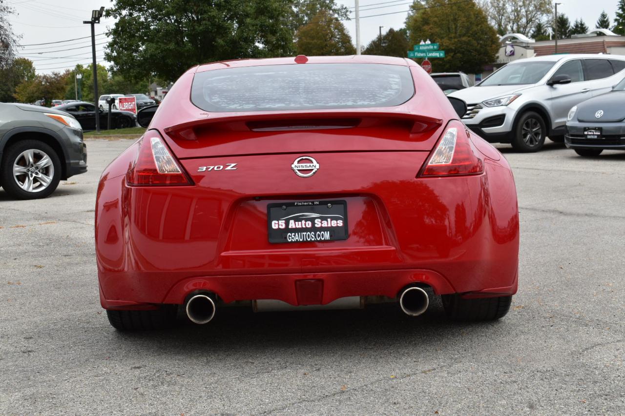 Nissan Z 370Z Coupe Sport Tech 6MT 2015