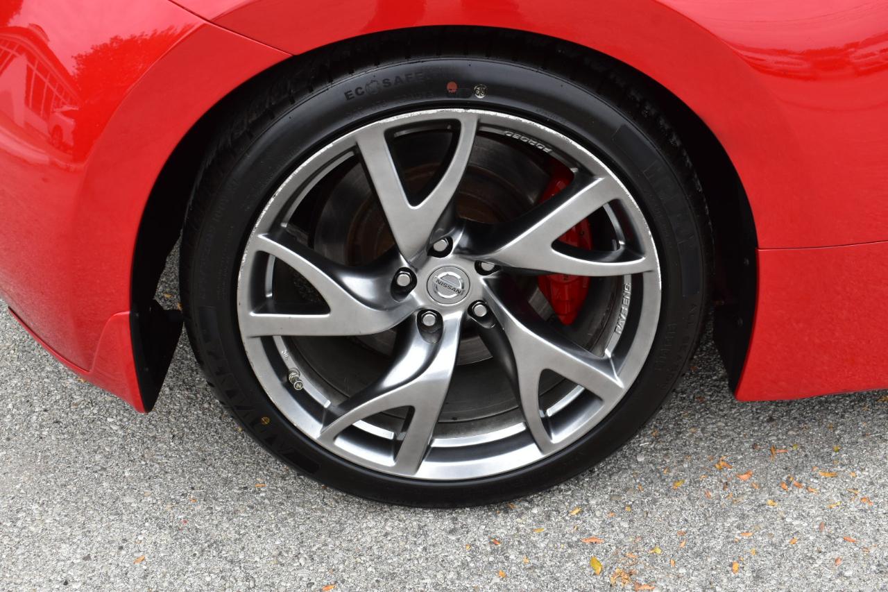 Nissan Z 370Z Coupe Sport Tech 6MT 2015