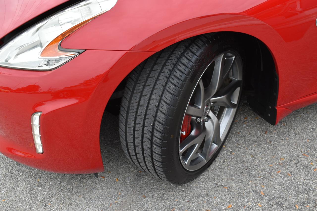 Nissan Z 370Z Coupe Sport Tech 6MT 2015