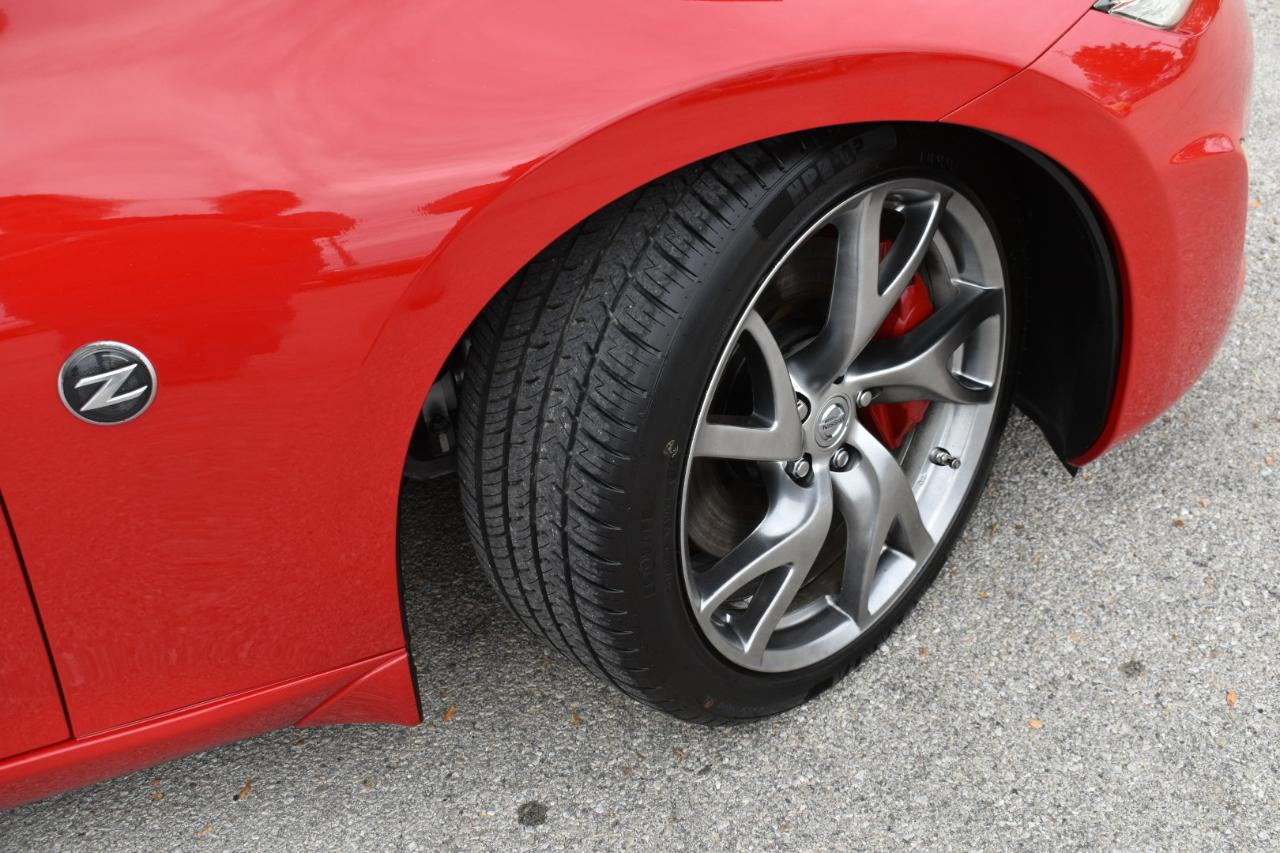 Nissan Z 370Z Coupe Sport Tech 6MT 2015