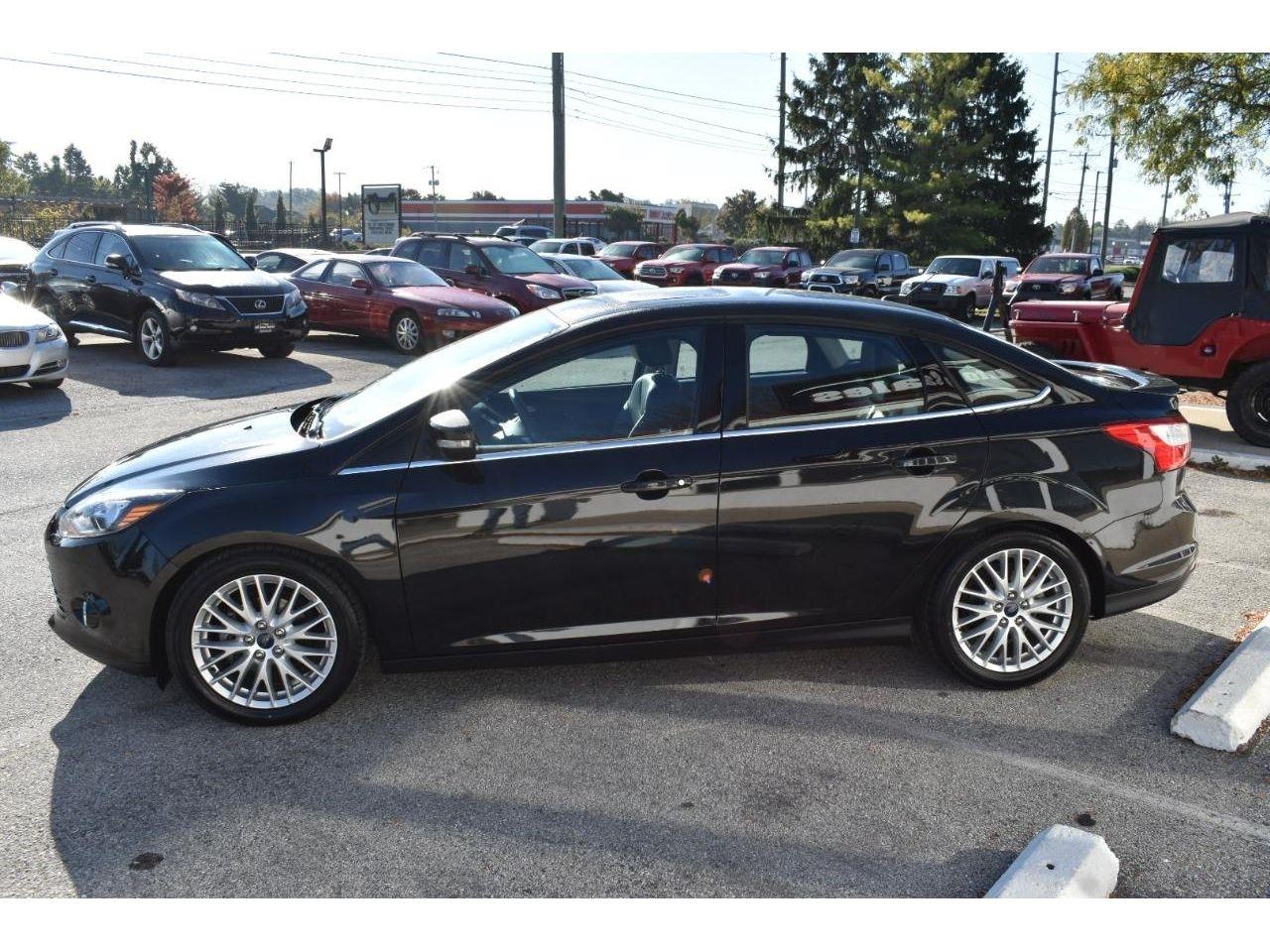 Ford Focus Titanium Sedan 2014