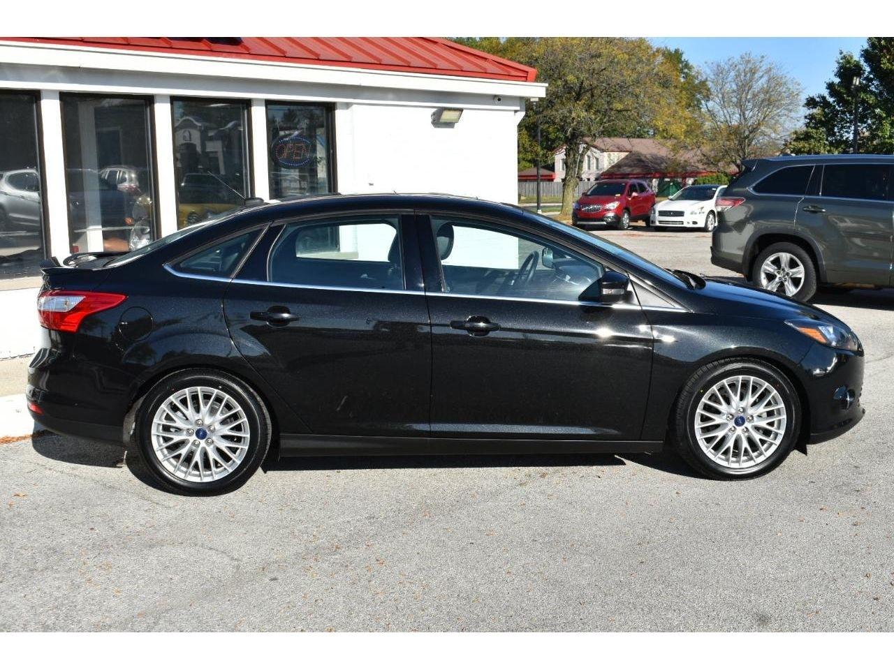 Ford Focus Titanium Sedan 2014