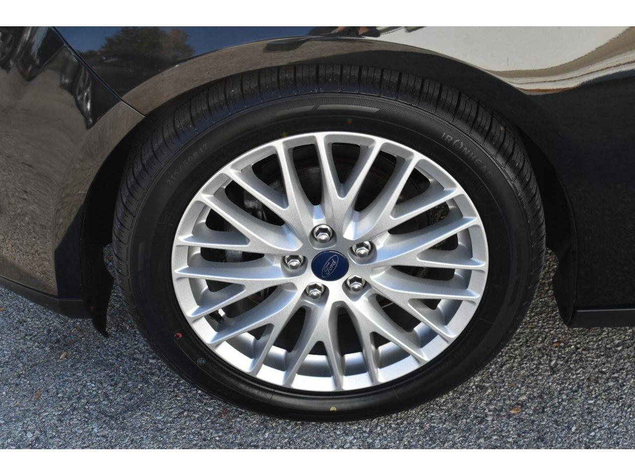 Ford Focus Titanium Sedan 2014
