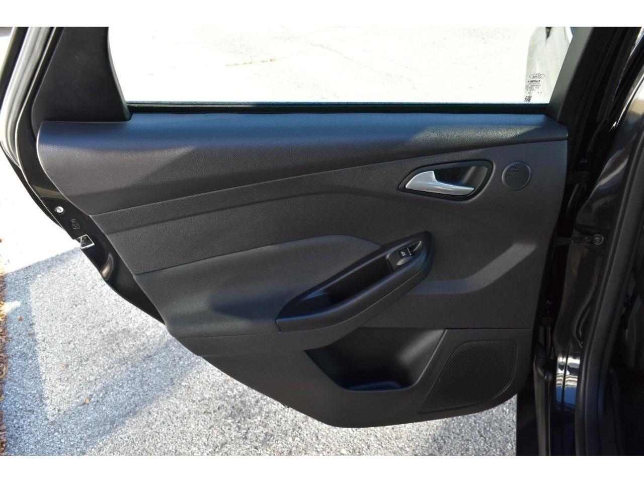 Ford Focus Titanium Sedan 2014