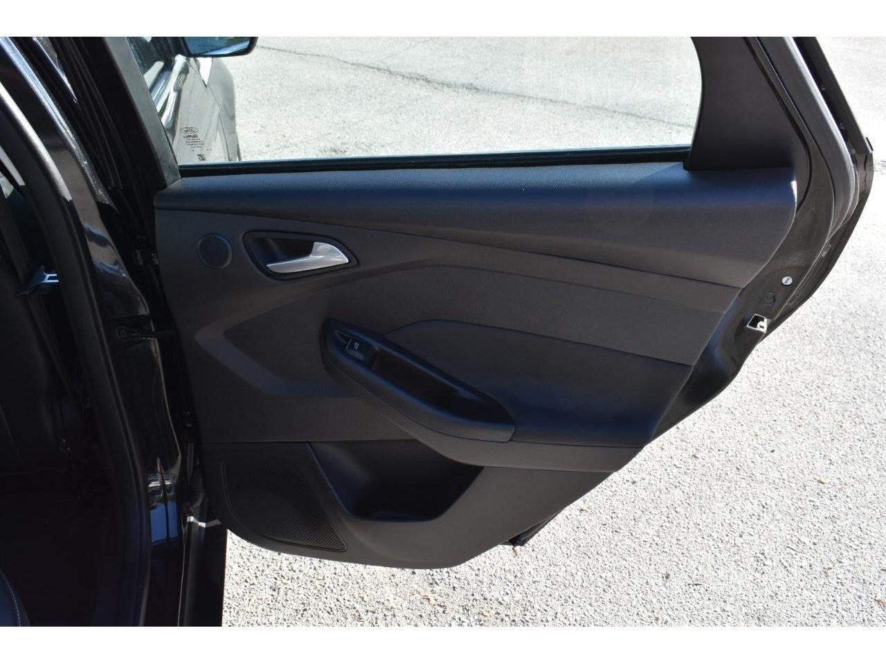 Ford Focus Titanium Sedan 2014