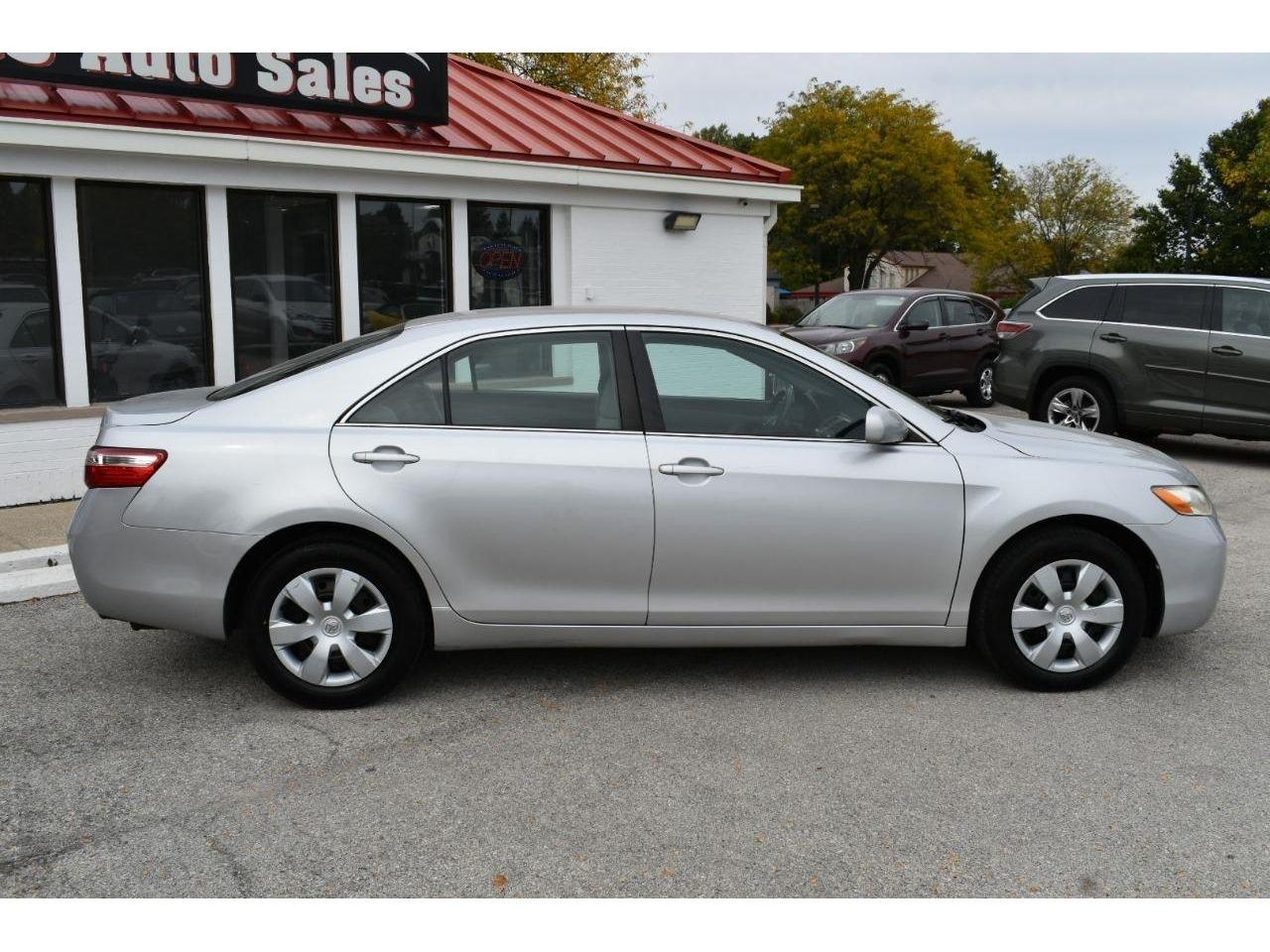 Toyota Camry LE 5-Spd AT 2009