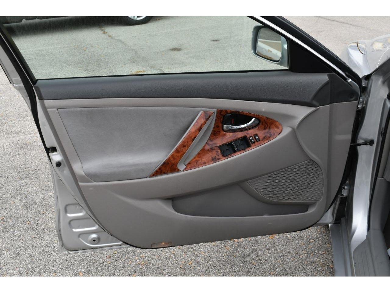 Toyota Camry LE 5-Spd AT 2009