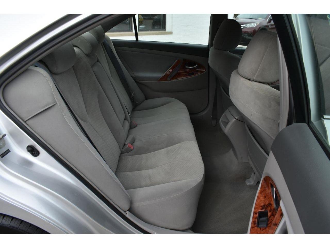 Toyota Camry LE 5-Spd AT 2009