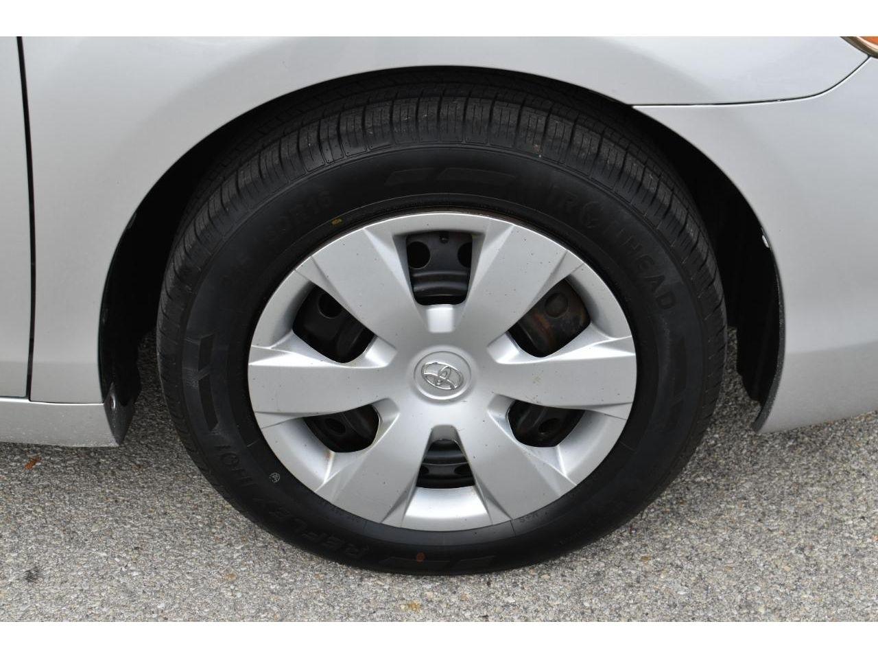 Toyota Camry LE 5-Spd AT 2009