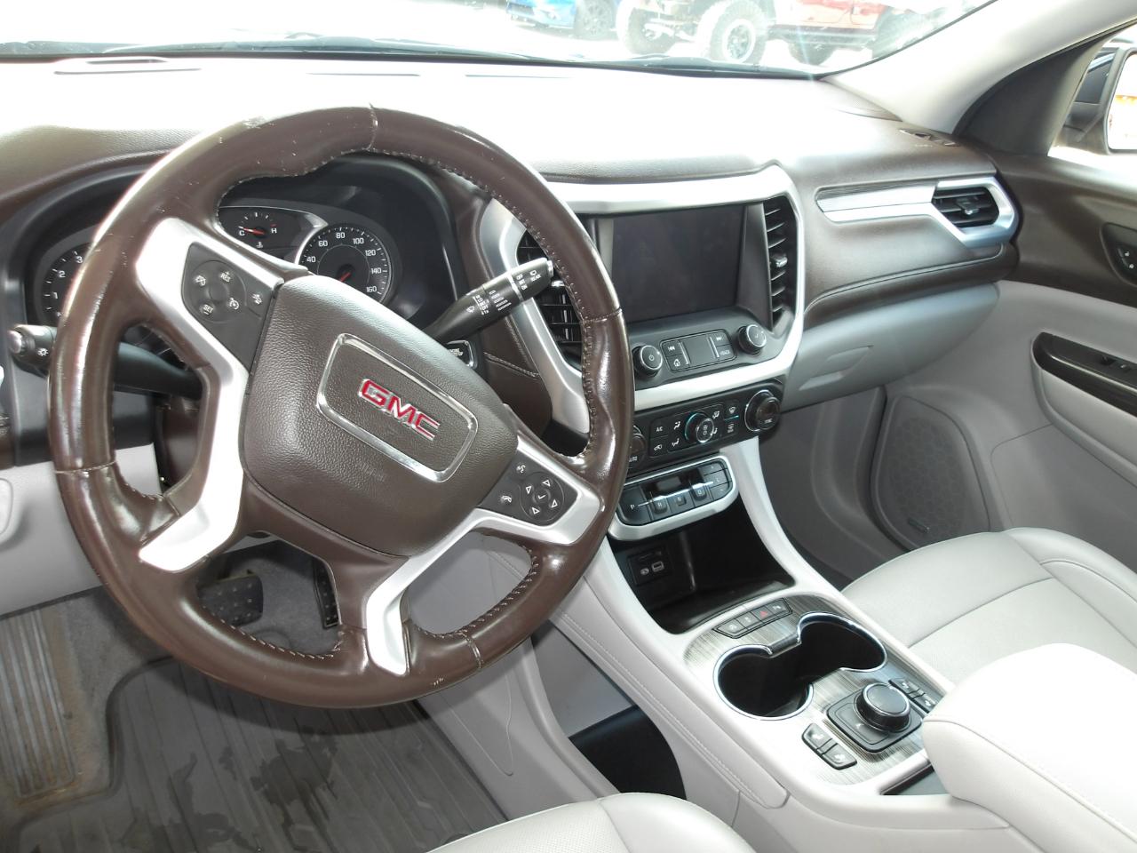 GMC Acadia FWD 4dr SLT 2021