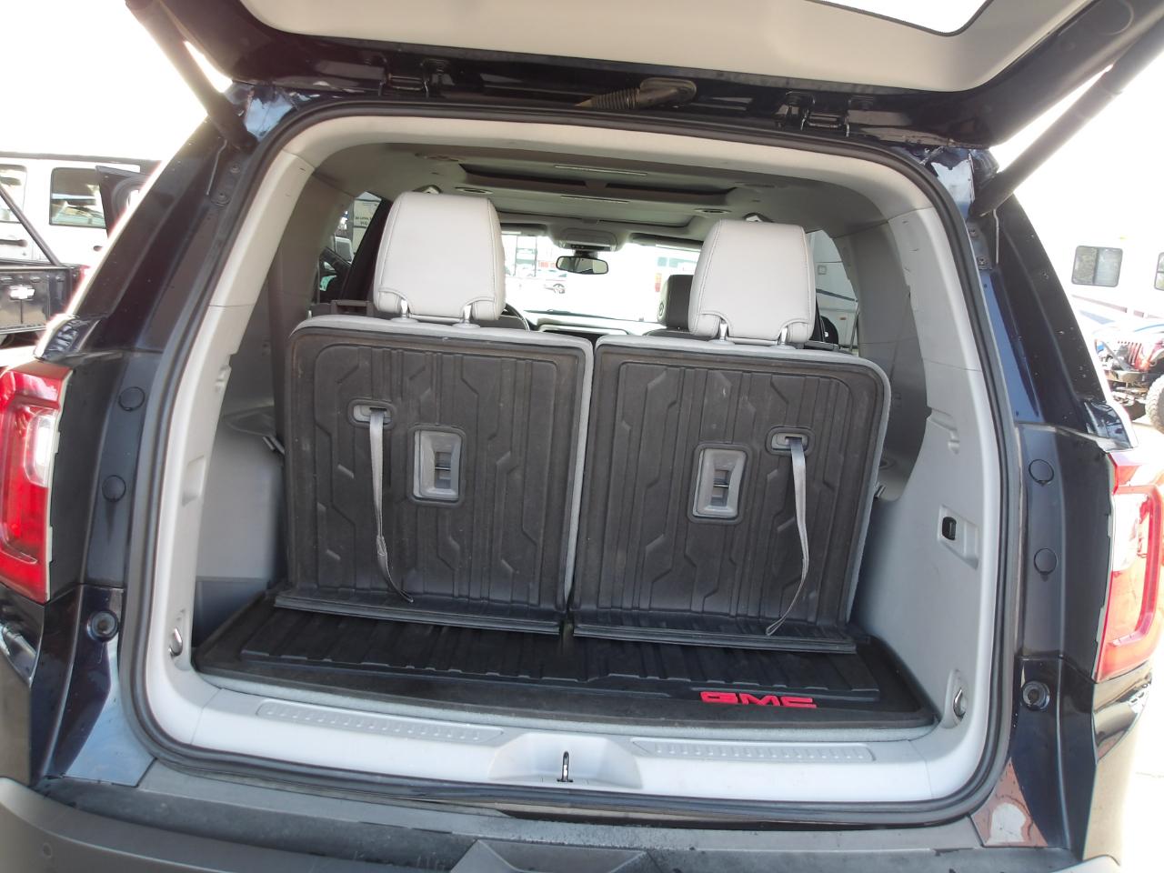 GMC Acadia FWD 4dr SLT 2021