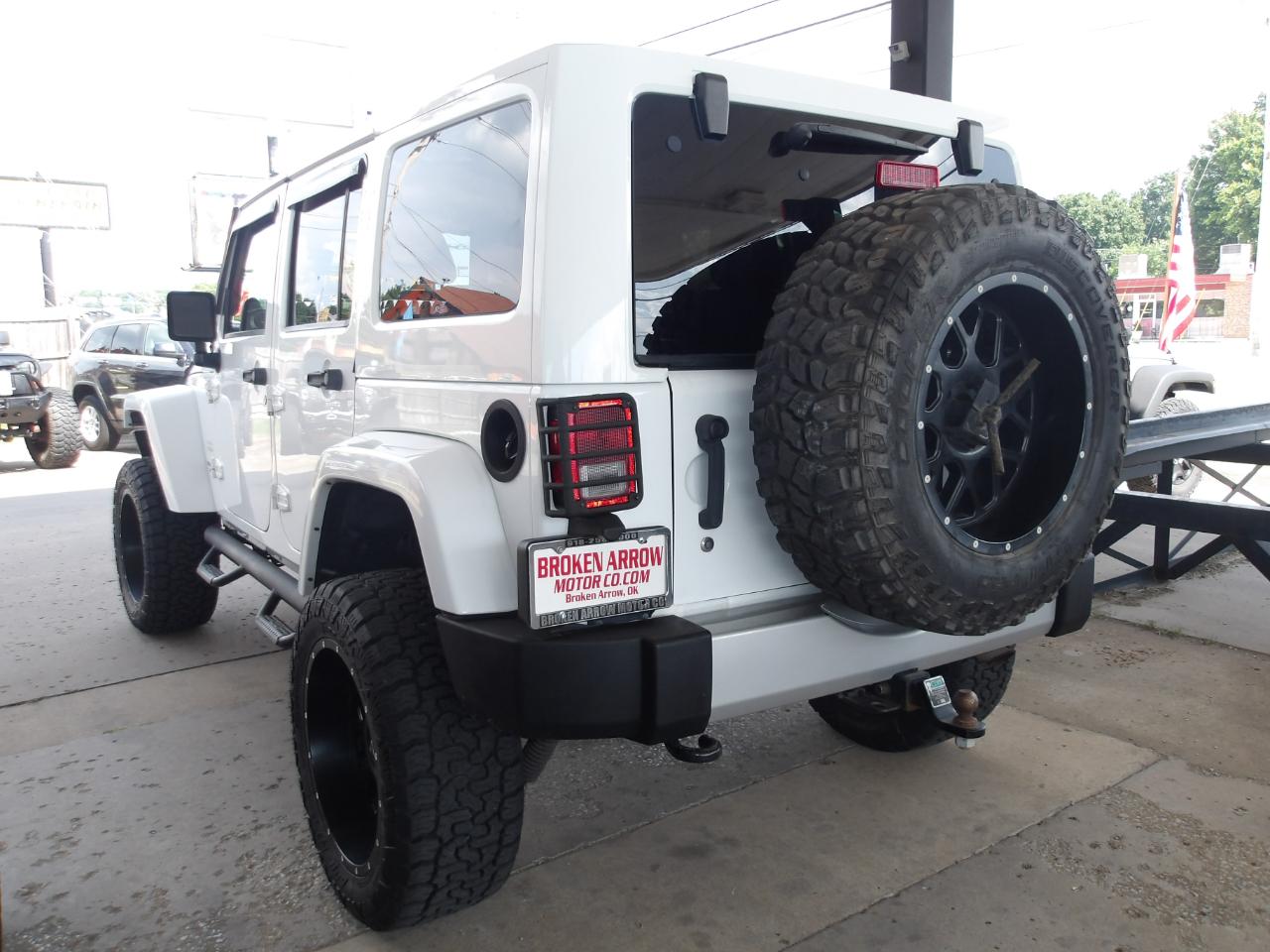Jeep Wrangler Unlimited 4WD 4dr Sahara 2013