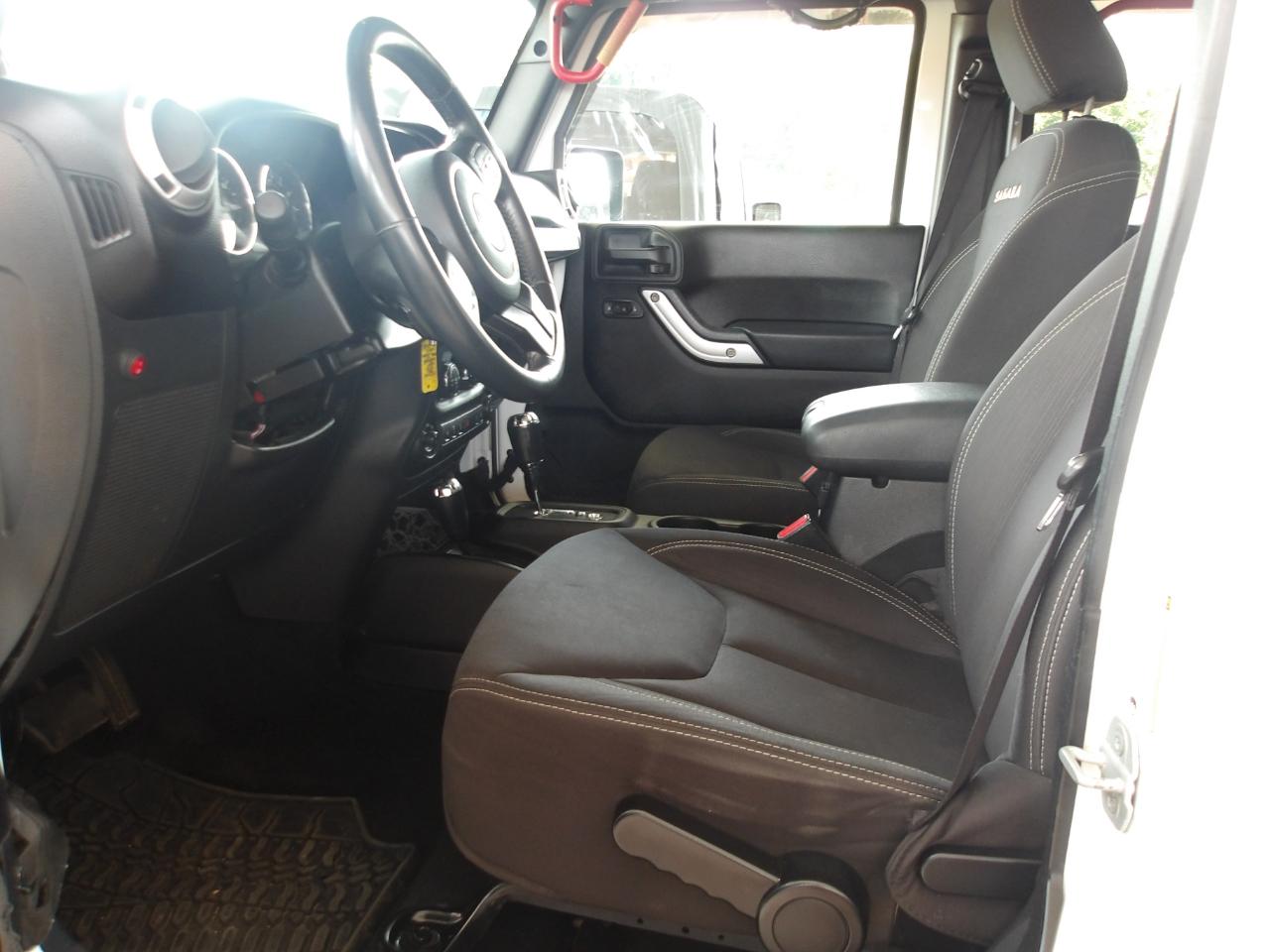 Jeep Wrangler Unlimited 4WD 4dr Sahara 2013