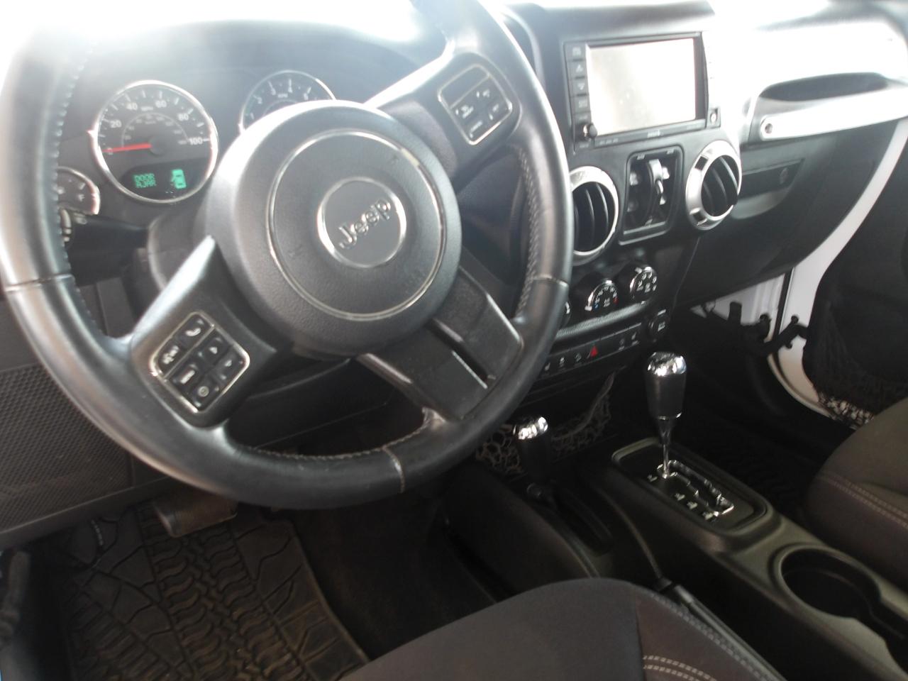Jeep Wrangler Unlimited 4WD 4dr Sahara 2013