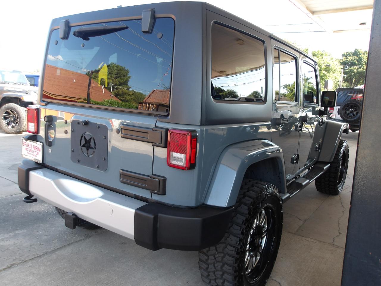 Jeep Wrangler Unlimited 4WD 4dr Sahara 2015